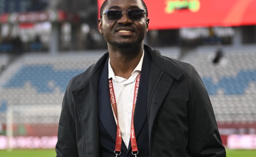 What really happens behind a football match: the operational roles that make a game possible.